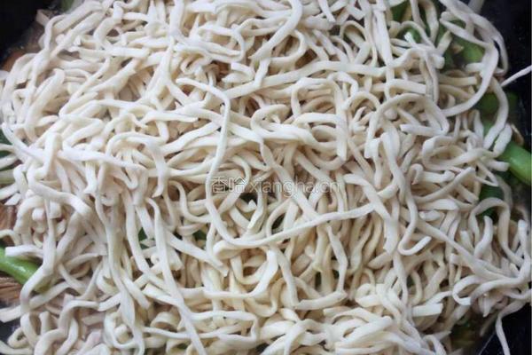豆角土豆肉蒸面的做法图解8
