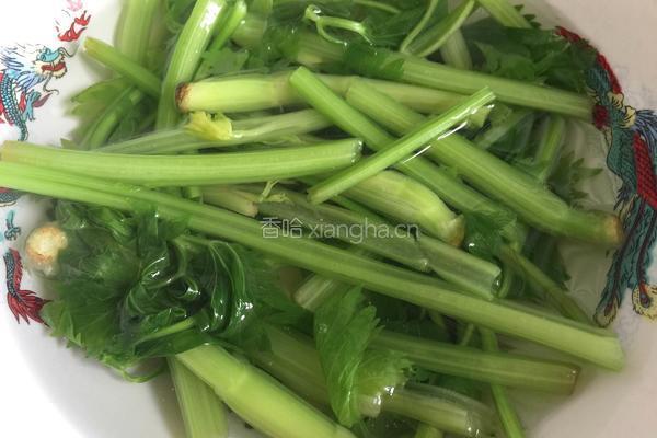 芹菜粉的做法图解2