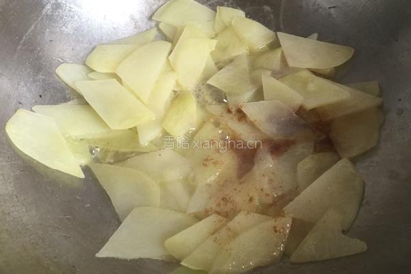 辣白菜炒土豆片的做法图解4