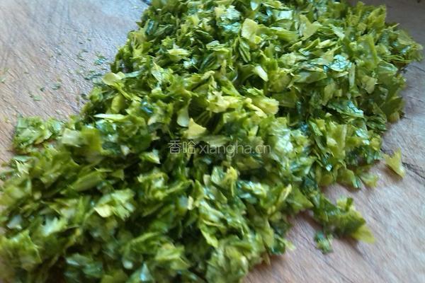芹菜猪肉馅馄饨的做法图解2
