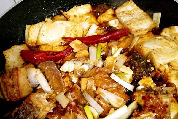 鱼块炖豆腐的做法图解5