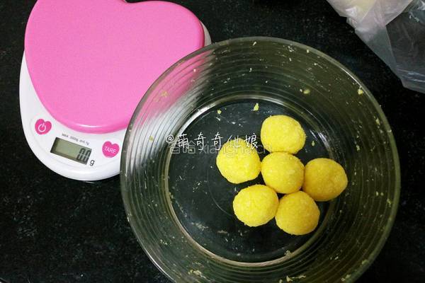 花式椰蓉面包的做法图解3