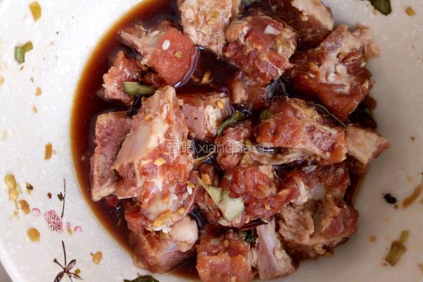 蒜香红烧豌豆排骨(电饭锅版)的做法图解3