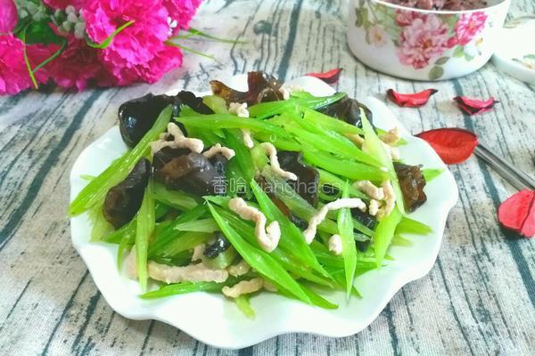 芹菜木耳炒肉丝的做法图解10