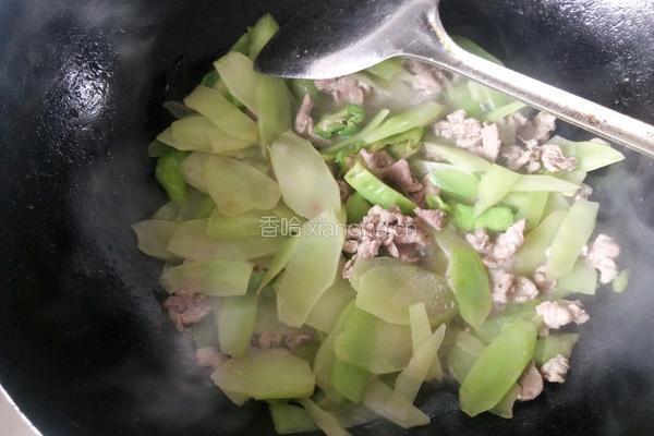 莴笋片炒肉的做法图解4