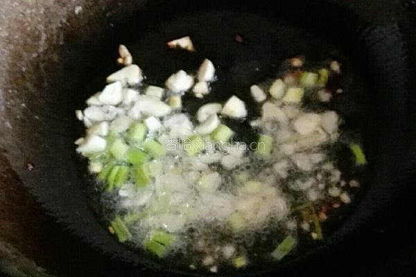 番茄酱焖对虾的做法图解3