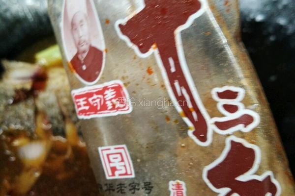 压锅白鲫鱼的做法图解6