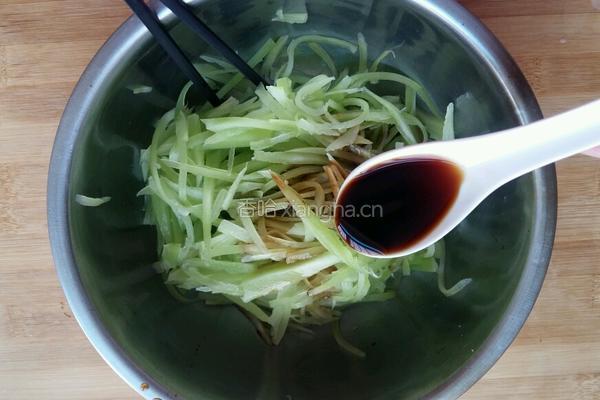 凉拌莴笋的做法图解3