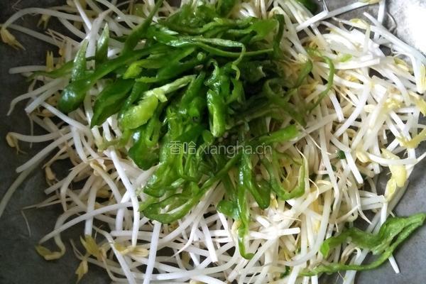 炒青椒绿豆芽的做法图解6
