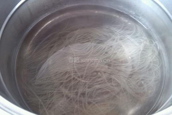 青椒炒粉条的做法图解3