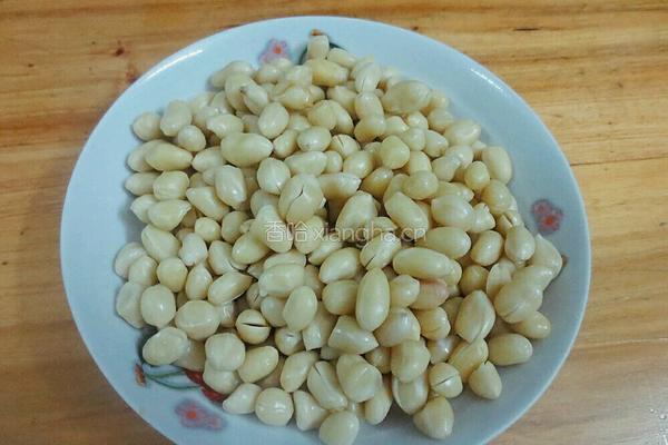 鱼皮花生的做法图解1