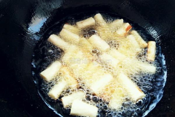 拔丝山药的做法图解3