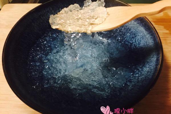 雪燕桃胶皂米羹的做法图解5