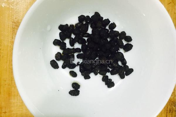 豆豉蒸排骨的做法图解1