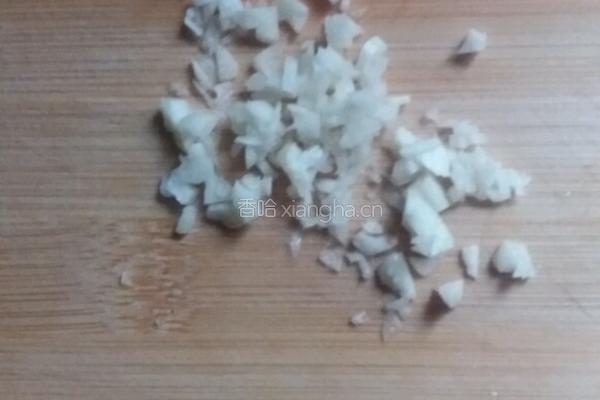 蒜蓉蚕豆的做法图解1