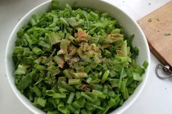小香葱炒鸡蛋(电饼档版的做法图解2