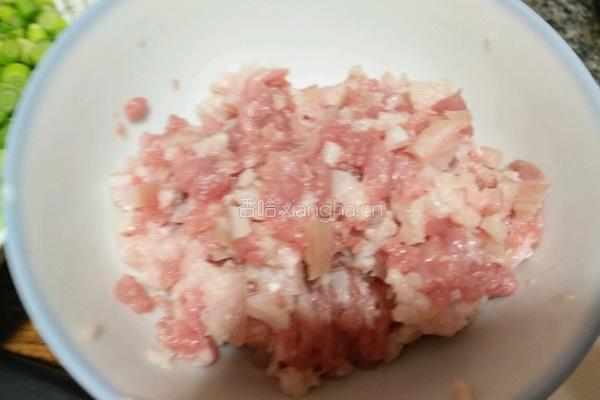 肉末炒蒜薹的做法图解2