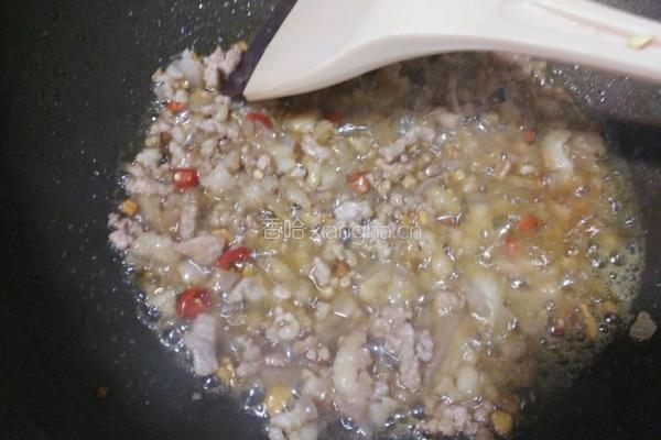 肉末炒蒜薹的做法图解5