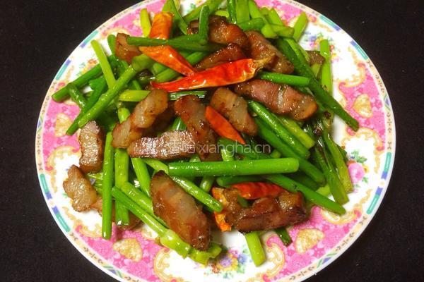 蒜苔腊肉的做法图解1