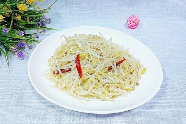 炝炒绿豆芽的做法图解5