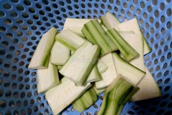 白油丝瓜的做法图解3