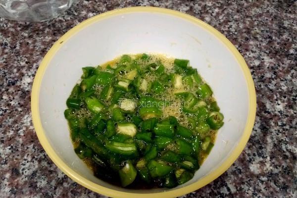 青椒烘蛋的做法图解2