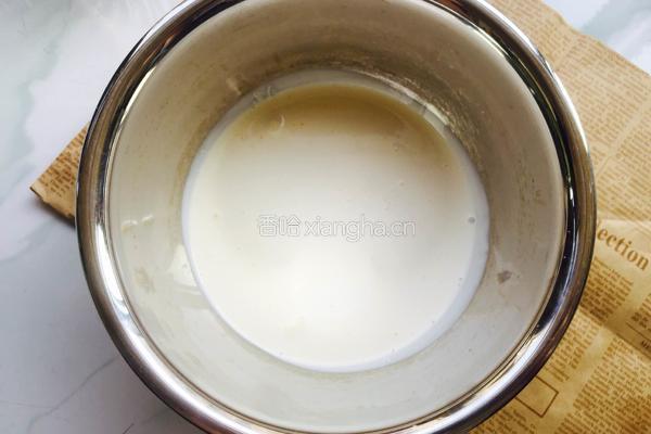 菠萝杯子蛋糕的做法图解3