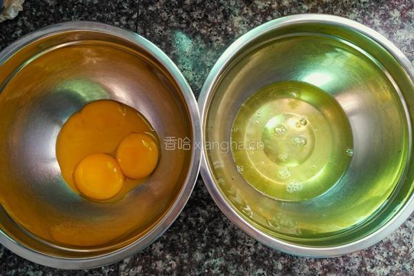 六寸戚风蛋糕（普通面粉版）的做法图解2