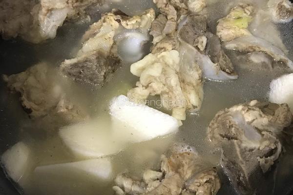 山药棒骨汤的做法图解3
