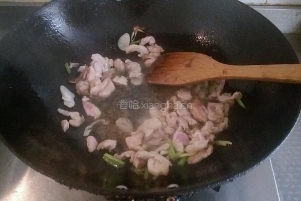 猪肉炒蒜薹的做法图解3