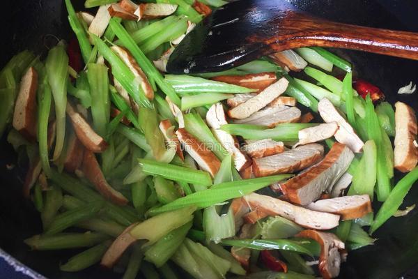 家常芹菜炒香干的做法图解6