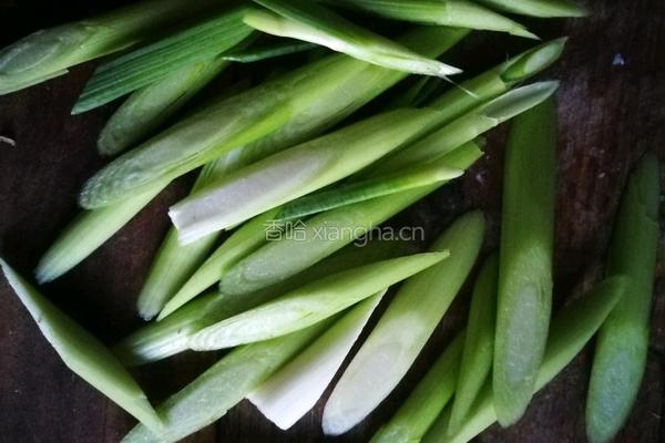 蒜苗豆豉回锅肉的做法图解2