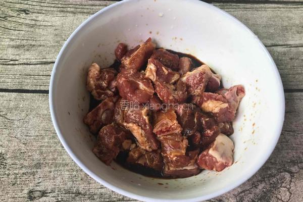 排骨焖饭的做法图解3