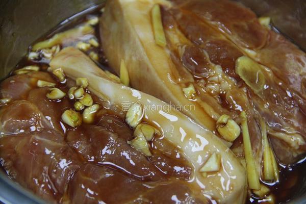 粤菜中广受欢迎的美味蜜汁叉烧的做法图解6