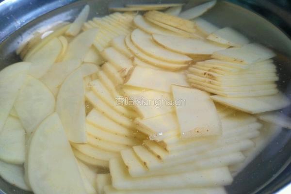 土豆生煎五花肉的做法图解3