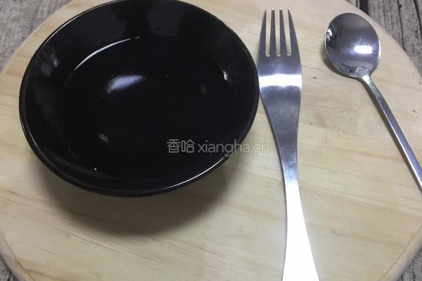 胡萝卜香菇煎饺的做法图解3