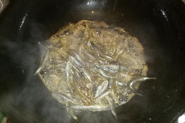 辣炒甜晒鱼的做法图解3