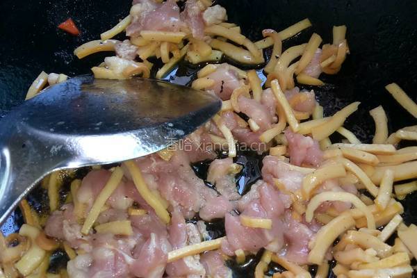 儿童版鱿鱼丝炒肉的做法图解7