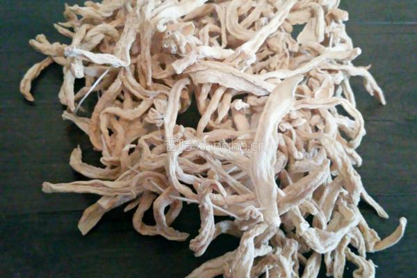 香辣萝卜干咸菜的做法图解1