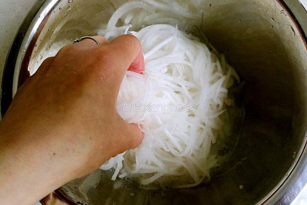 萝卜丝虾皮油墩子的做法图解3
