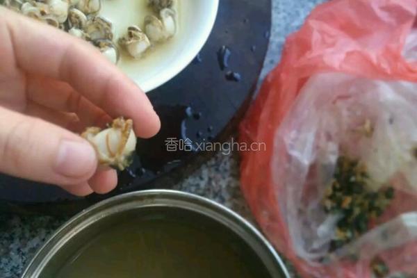 小鲍鱼肉的做法图解1
