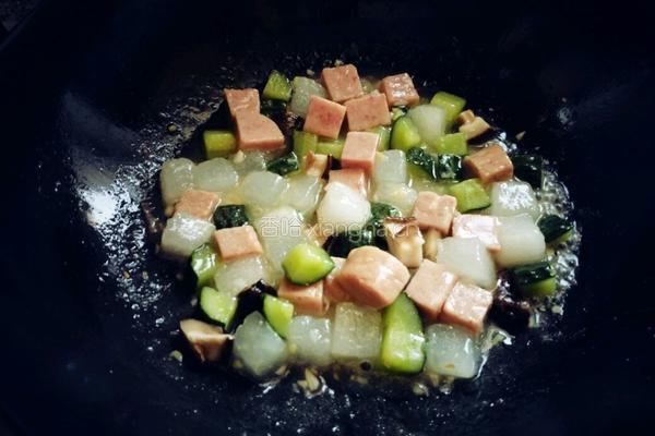 清炒冬瓜午餐肉的做法图解9