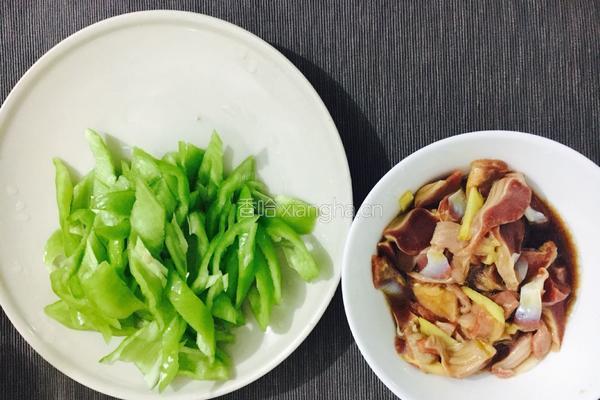 虎皮椒炒鸡胗的做法图解4