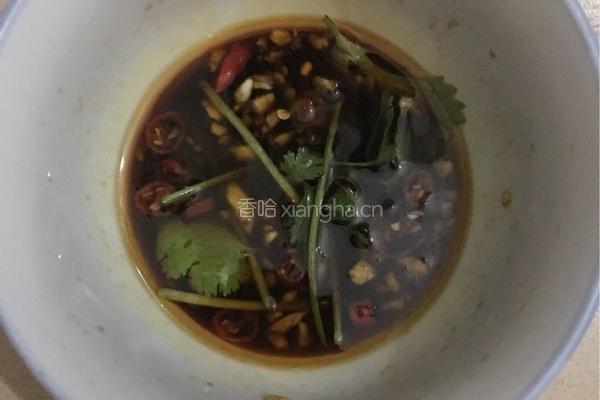 凉拌凤爪的做法图解2