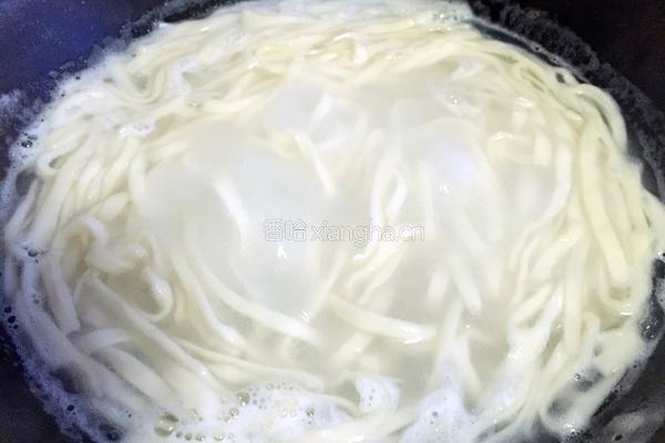 煮面条的做法图解3