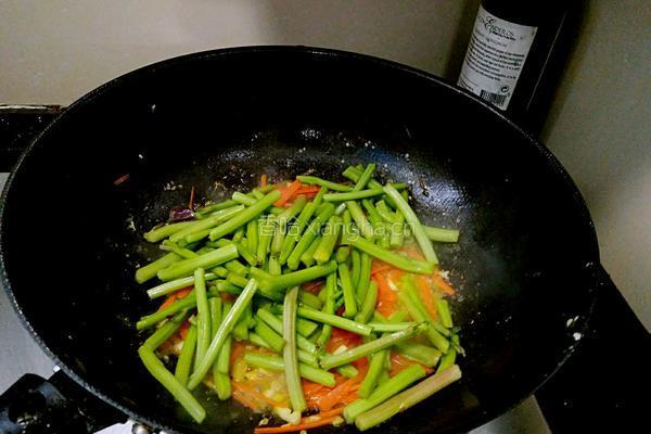 苋菜杆子炒肉的做法图解14