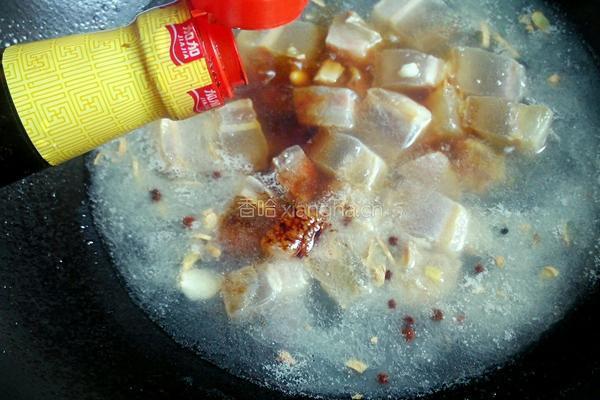 土豆烧腊肉的做法图解3