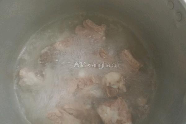 排骨菜干粥的做法图解5