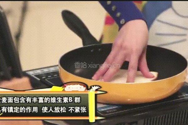 3岁+宝宝元气早餐超能量三明治的做法图解4