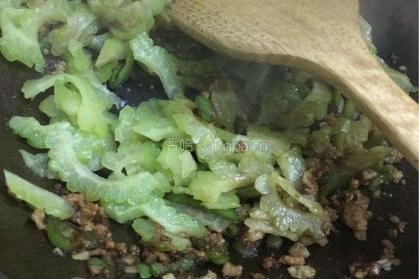 香辣肉末苦瓜的做法图解11